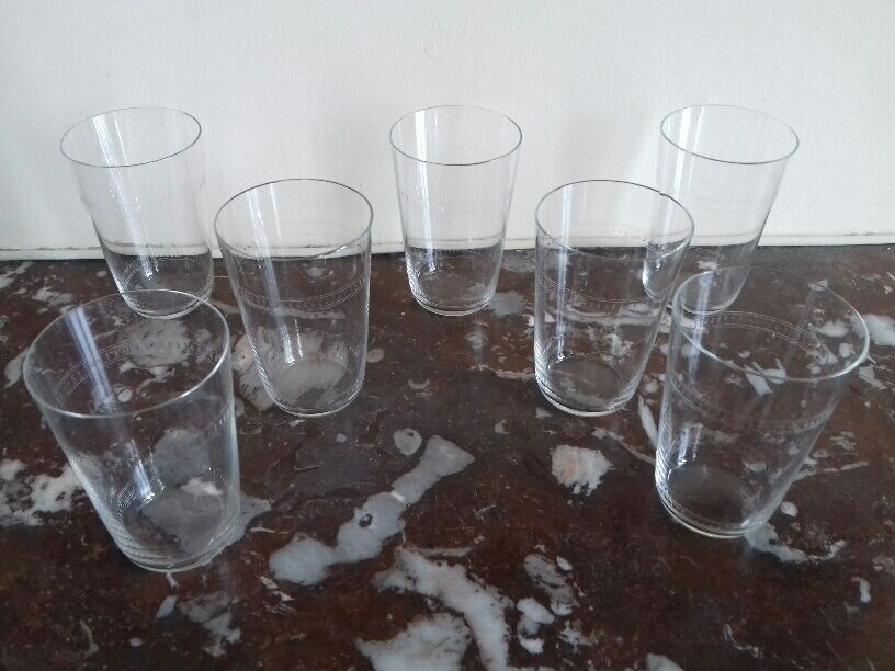 Lot of 7 glasses and 2 carafes