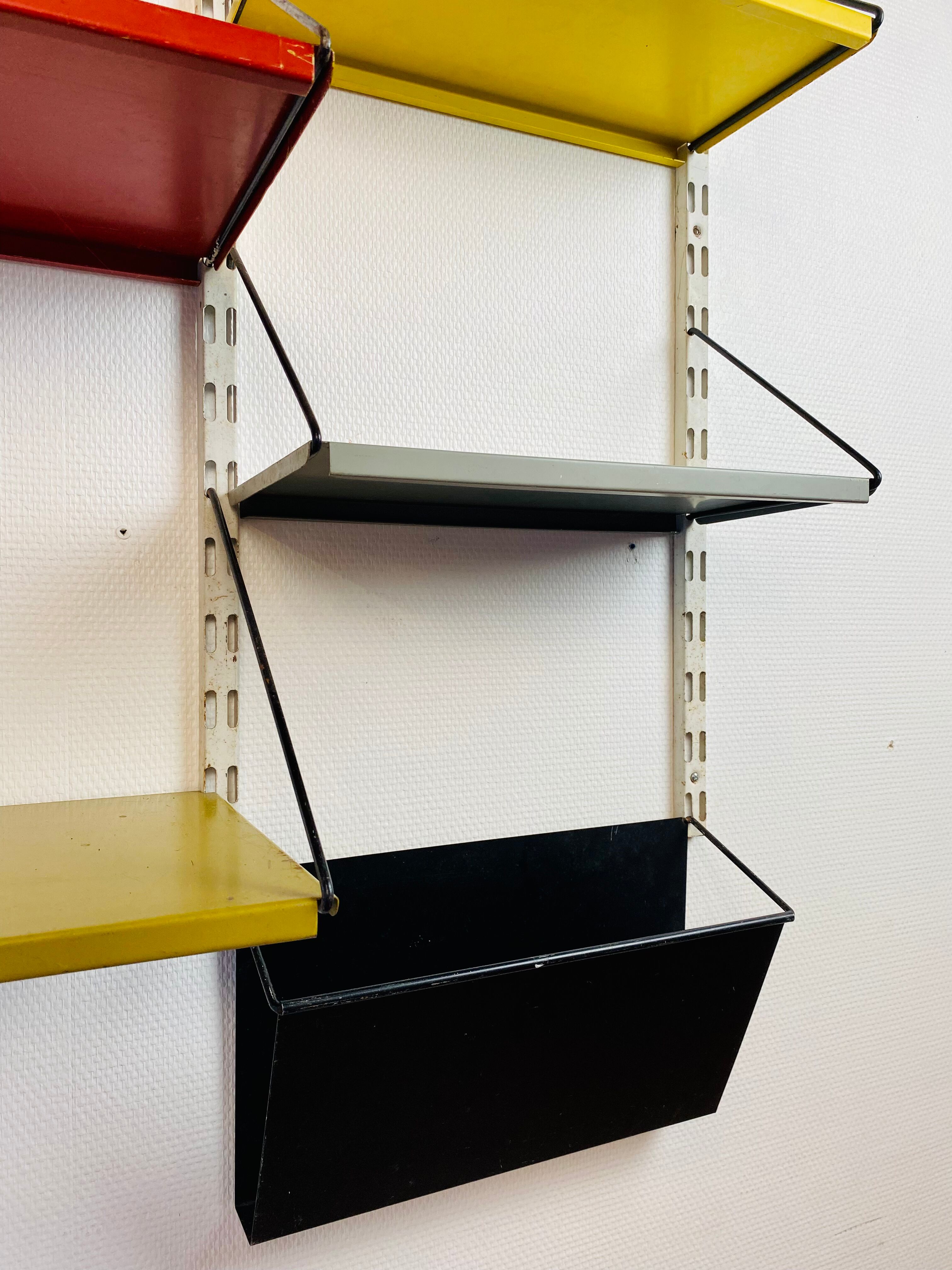 Shelf system, wall, metal, Pilastro edition.