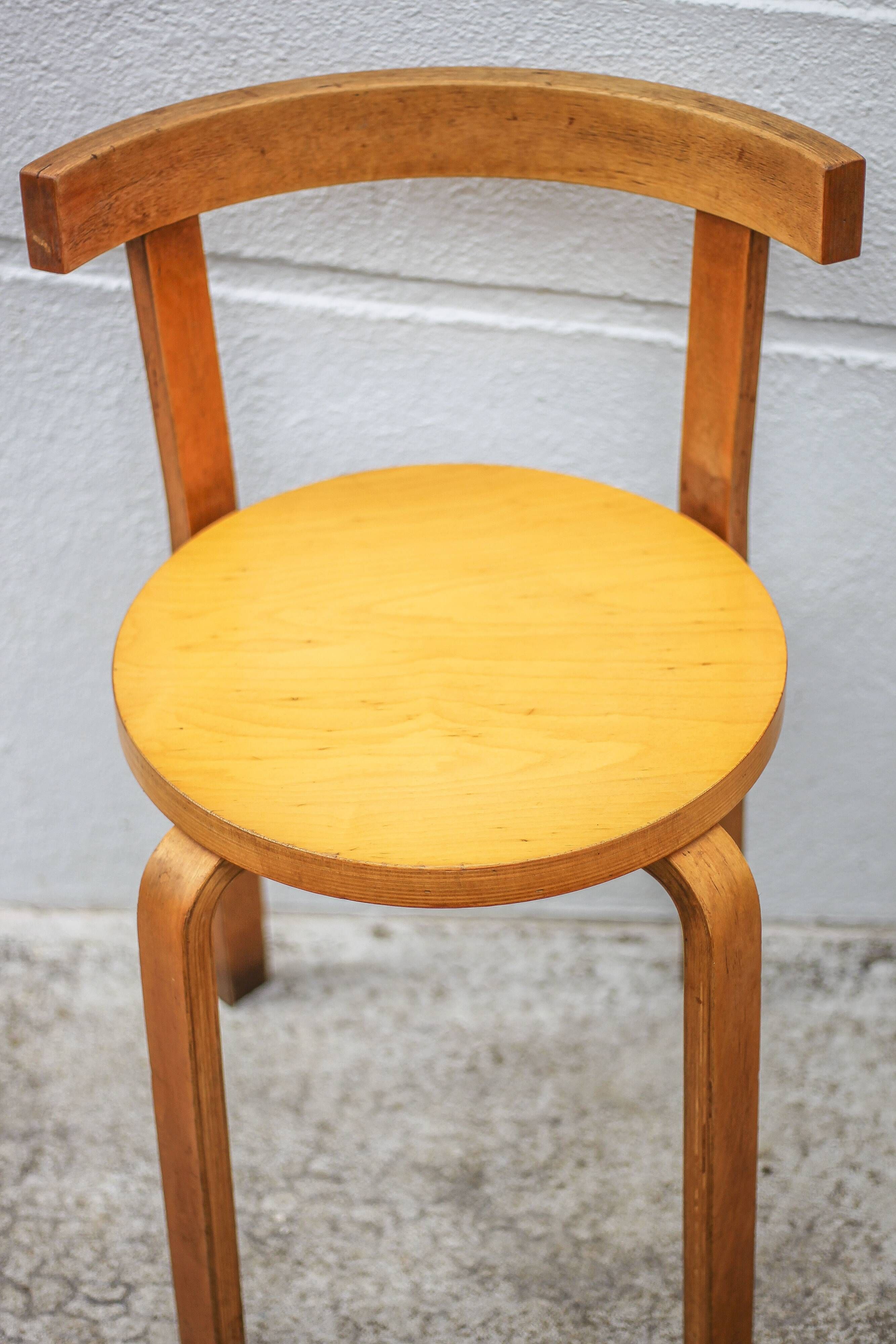 Set of 2 Alvar aalto bentwood chairs model 68, Artek Finland