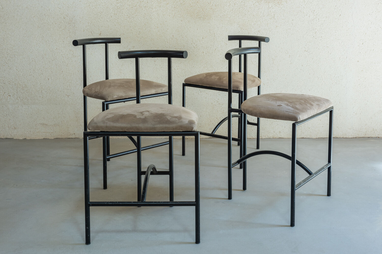 Rodney Kinsman, suite de quatre chaises modèle Tokyo
