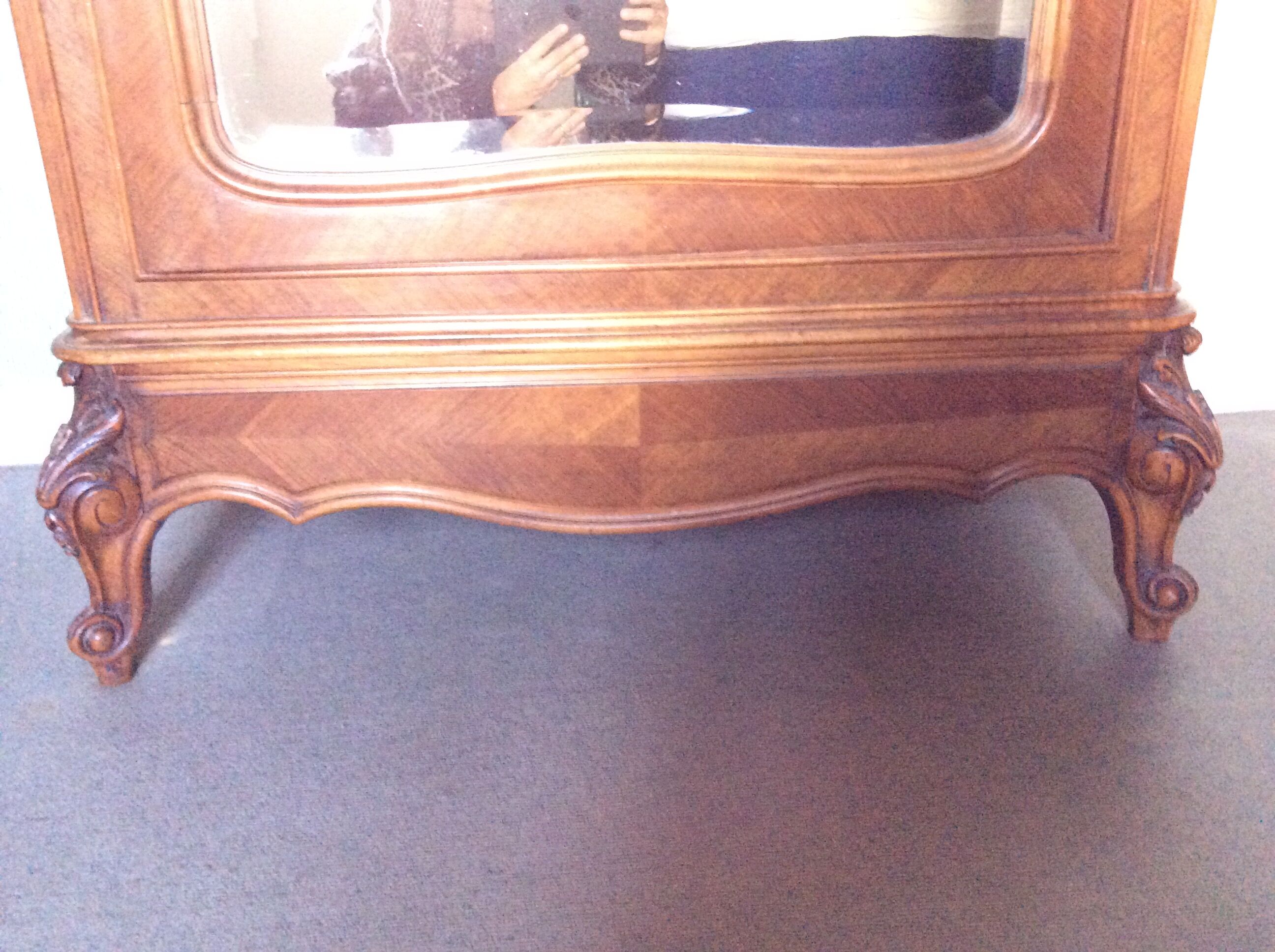 Ice cabinet