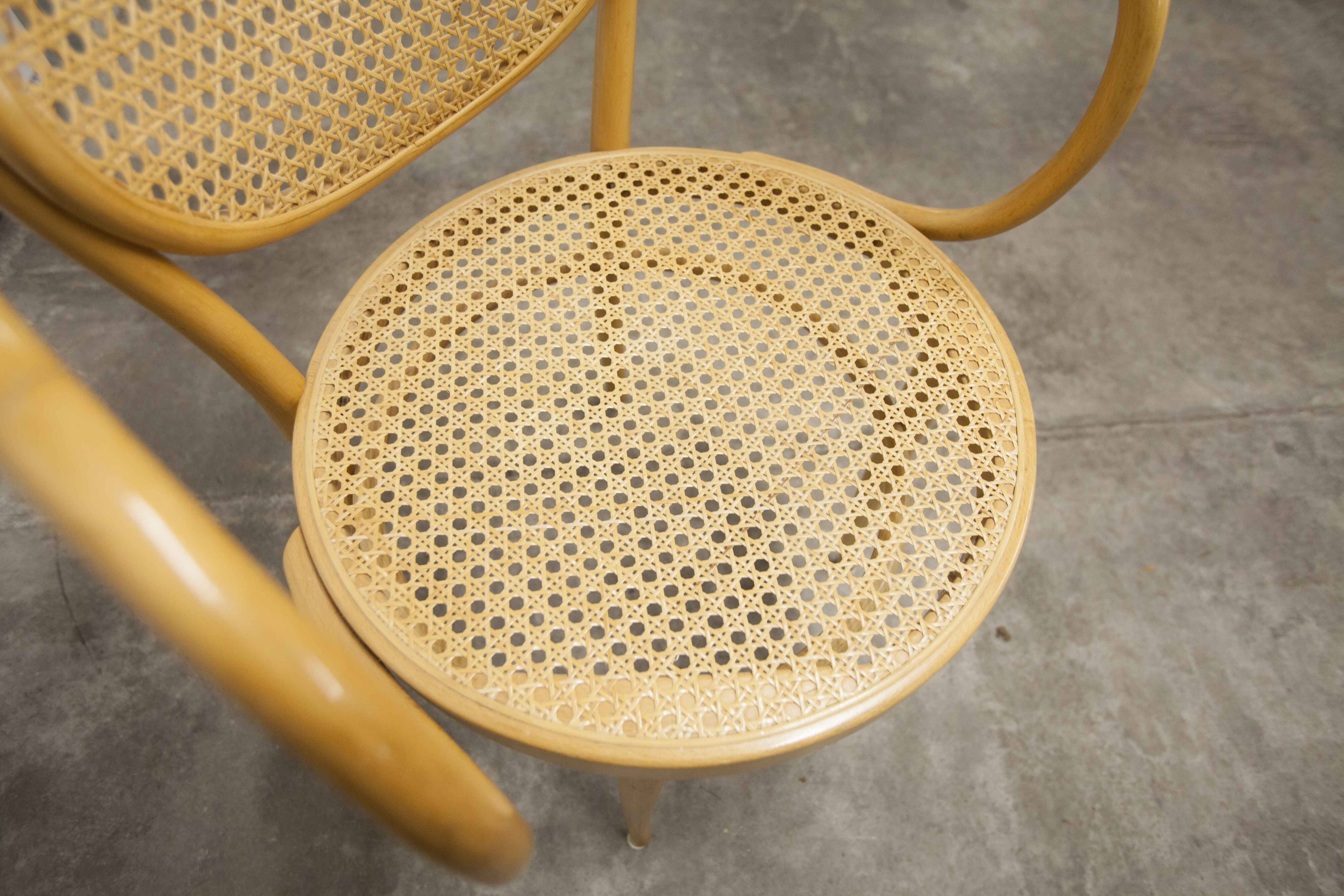 Fauteuil Thonet 210 R cannage couleur miel