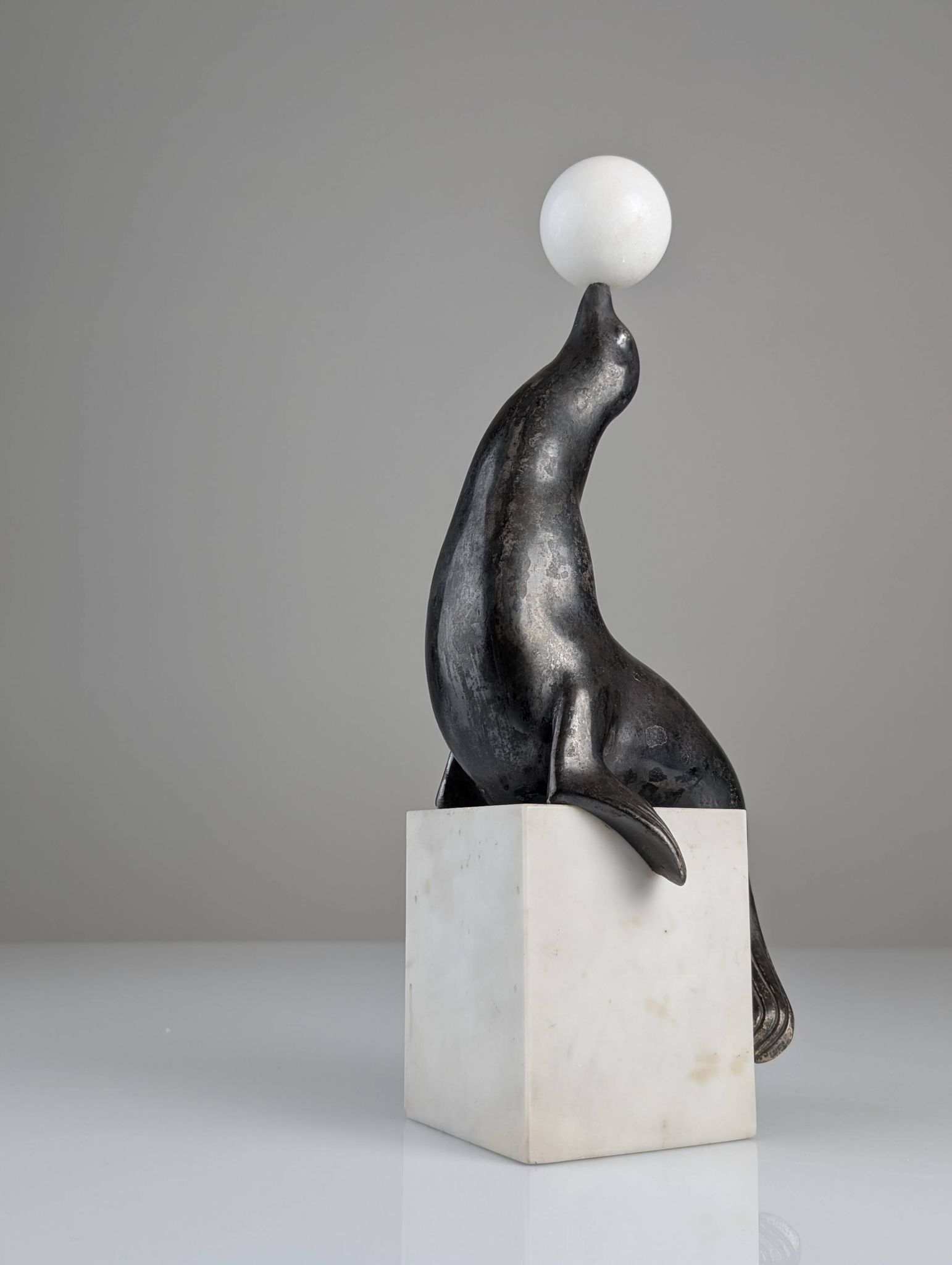 Sculpture de lion de mer Art Déco attribuée à Marcel-André Bouraine, années 1920.