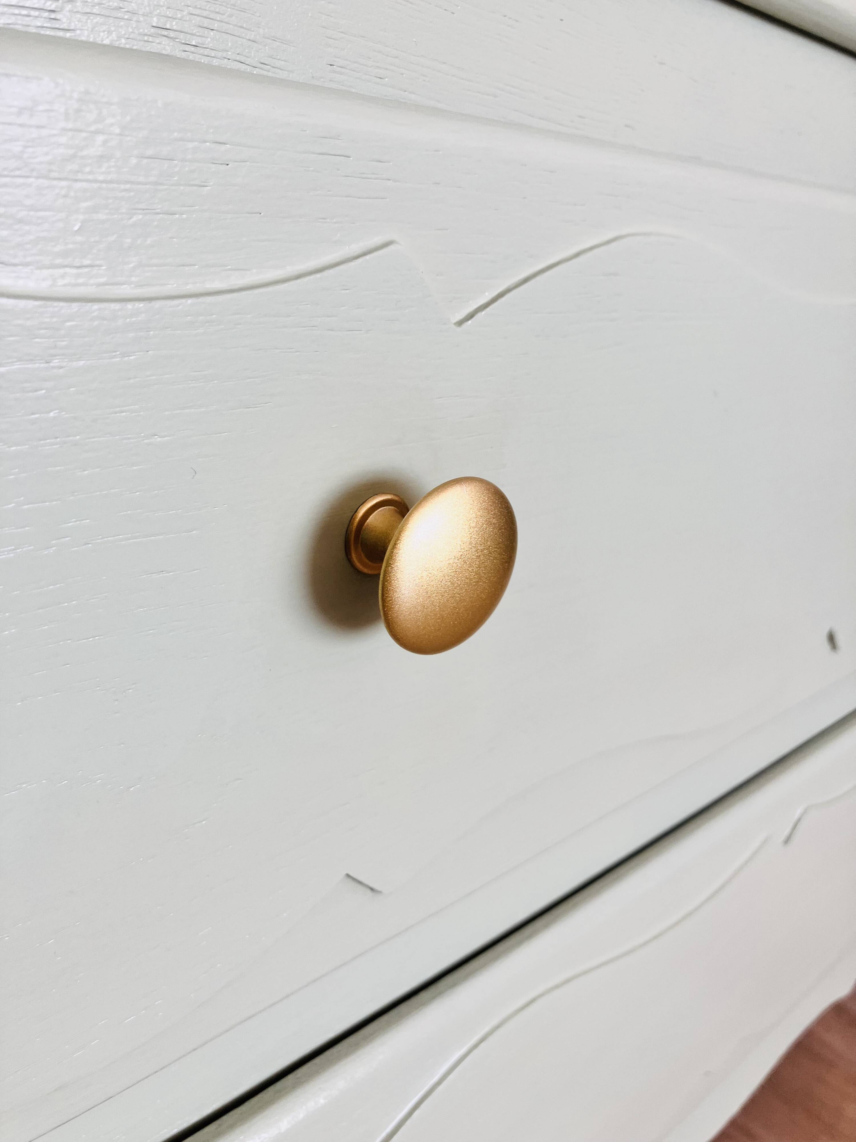 Antique chest of drawers