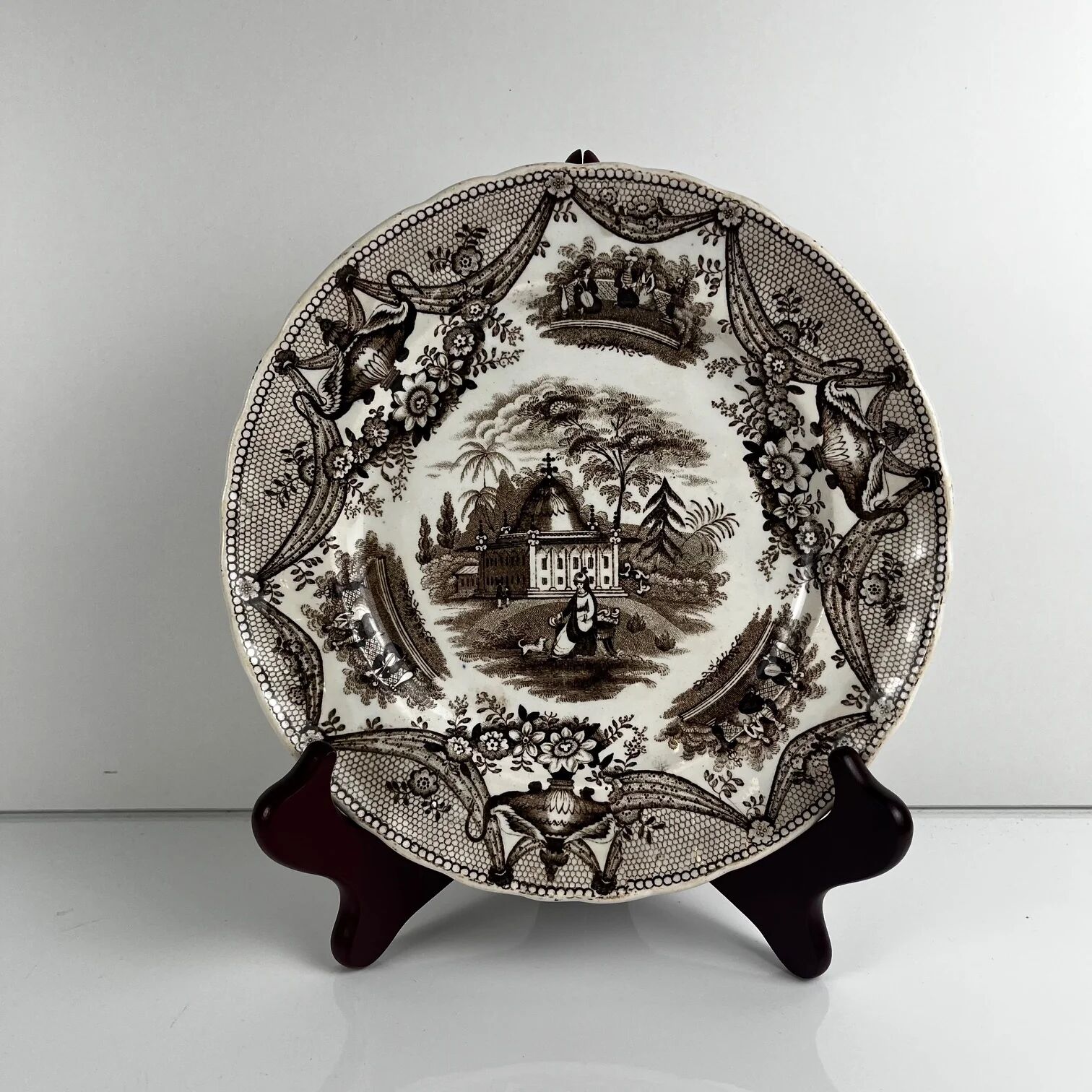 Paire d'assiettes à dessert ancienne en faïence fine de Bordeaux David Johnston, XIXe siècle