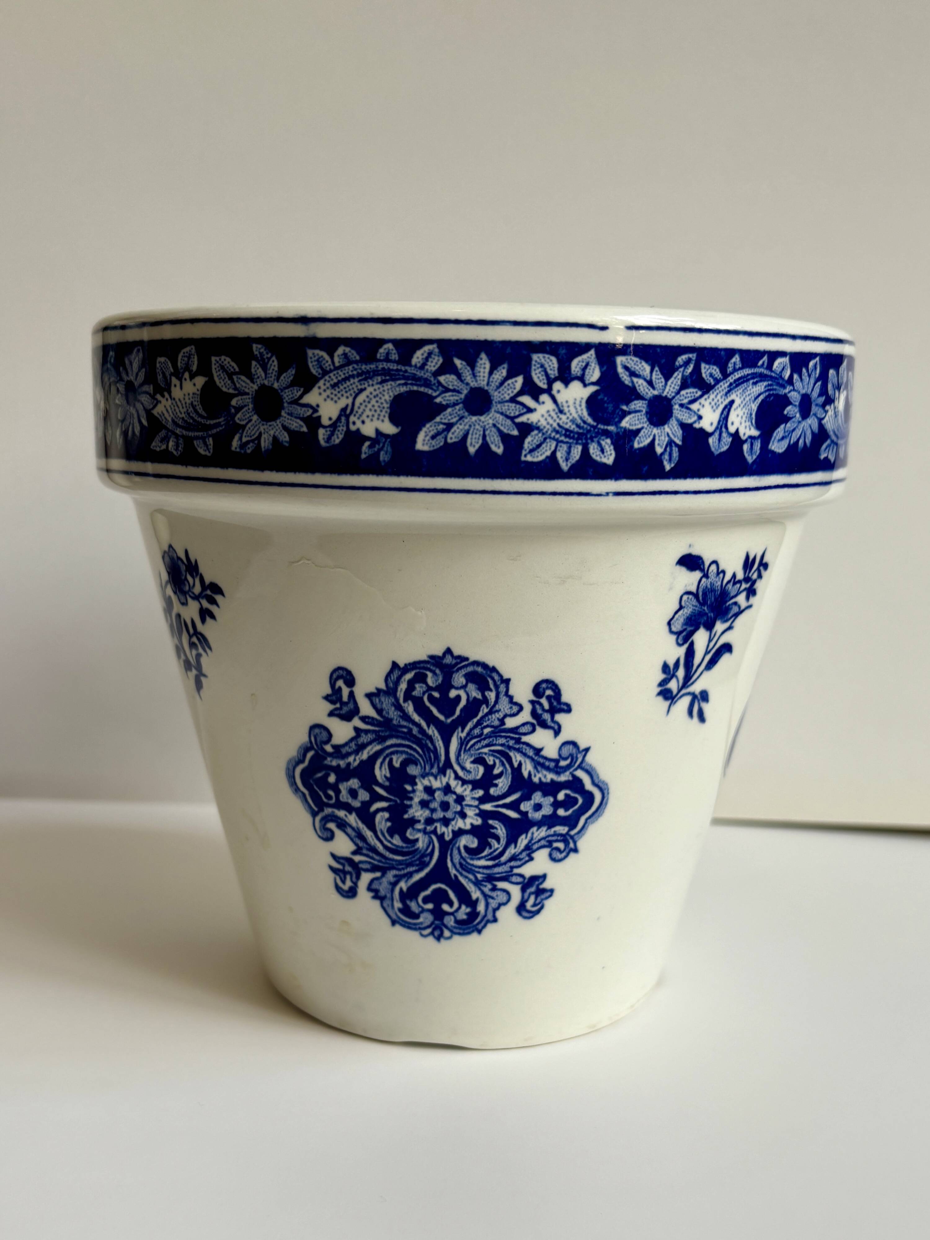 Gien flowerpot in blue and white enamelled earthenware