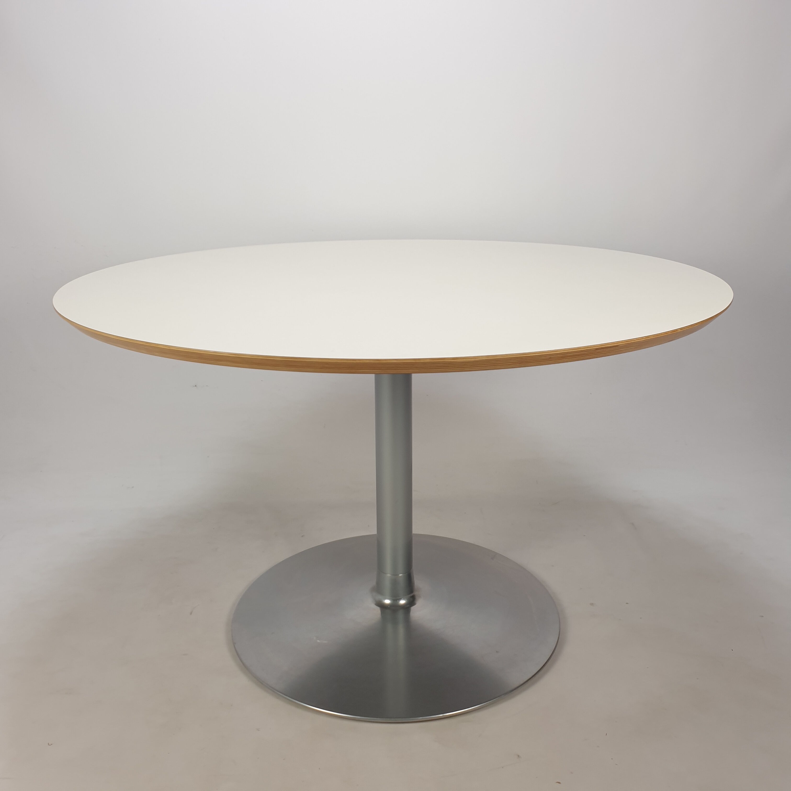 Round Dining Table by Pierre Paulin for Artifort