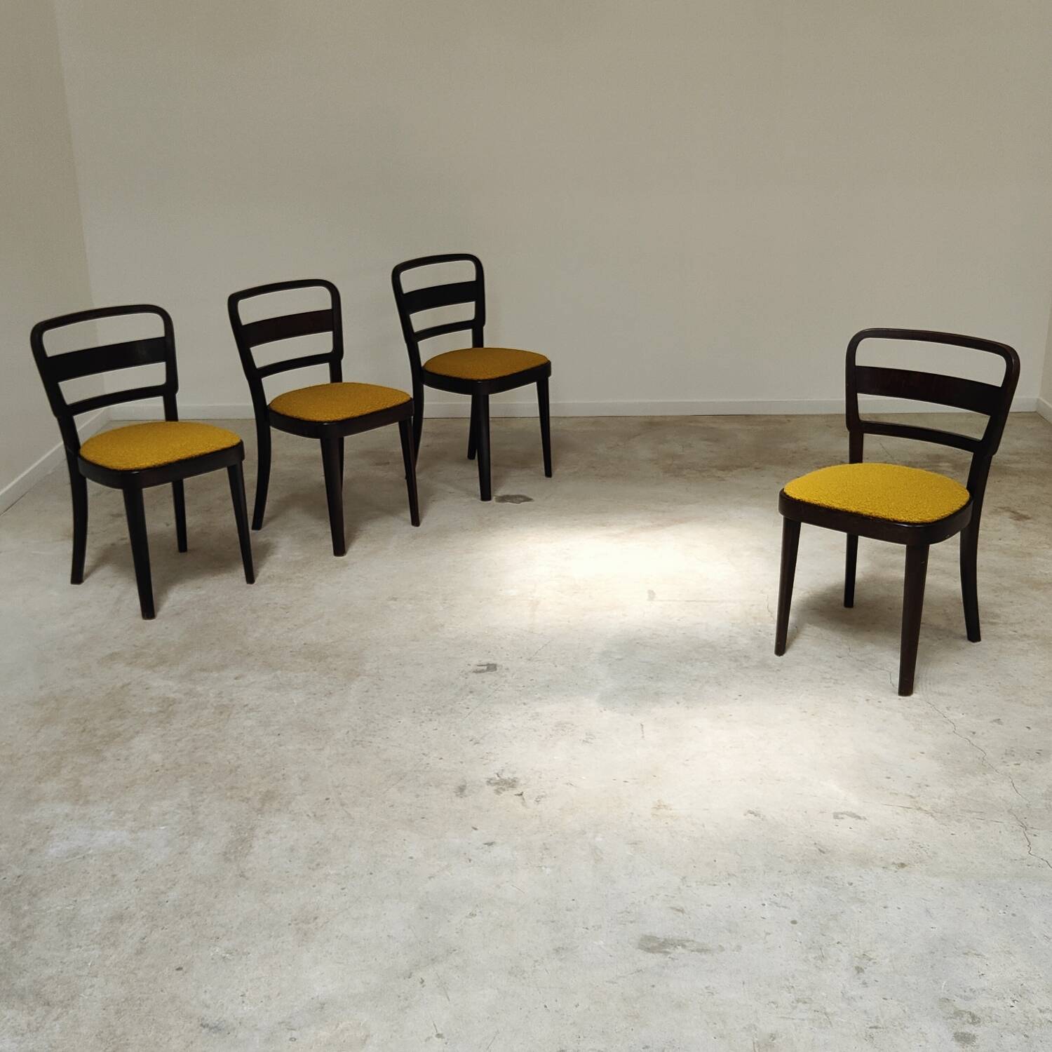 Set of 4 Thonet art deco chairs 1930, mustard yellow buckle