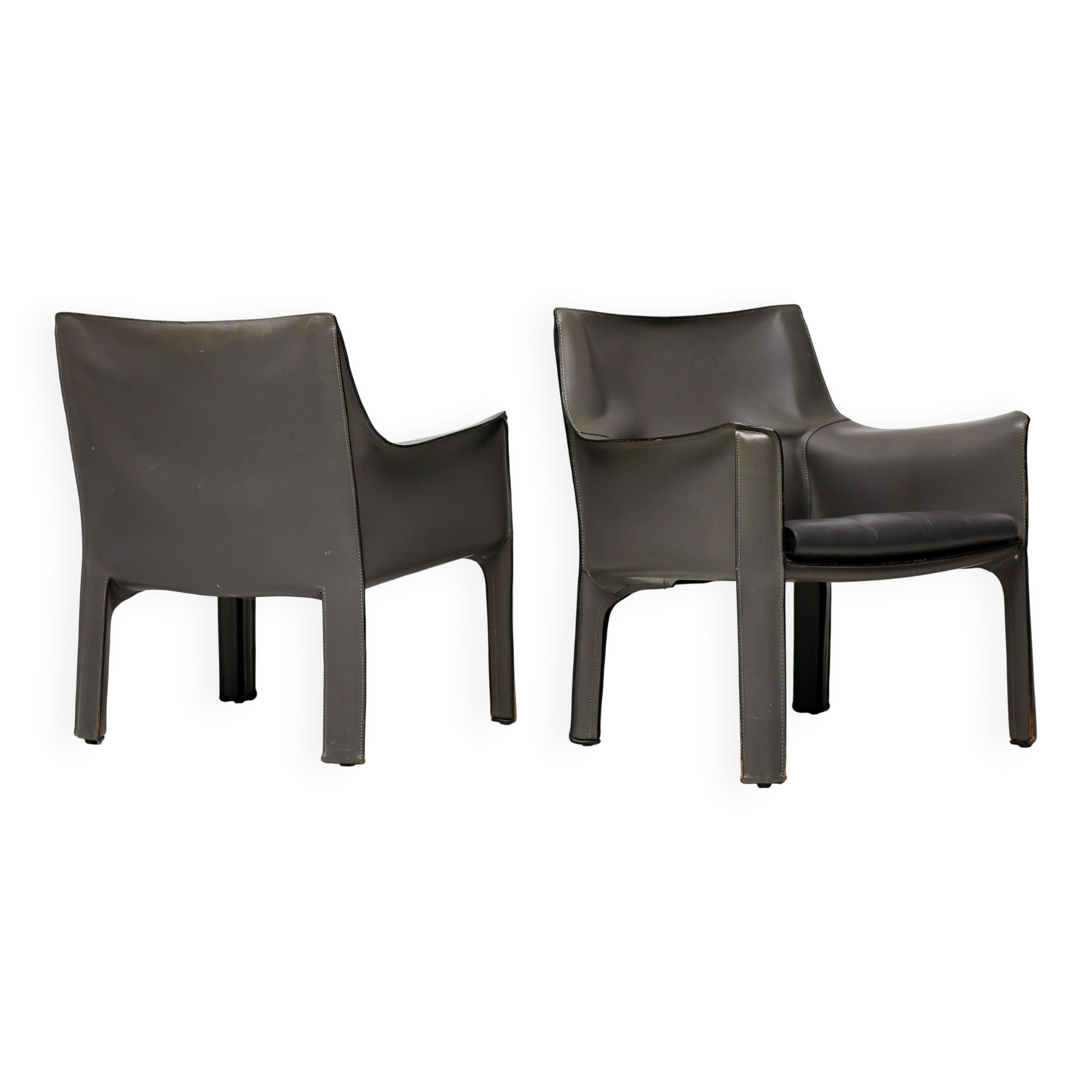 Pair of Cassina Cab 414 sun loungers in grey elephant skin by Mario Bellini.