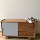 Armoire pour poupée