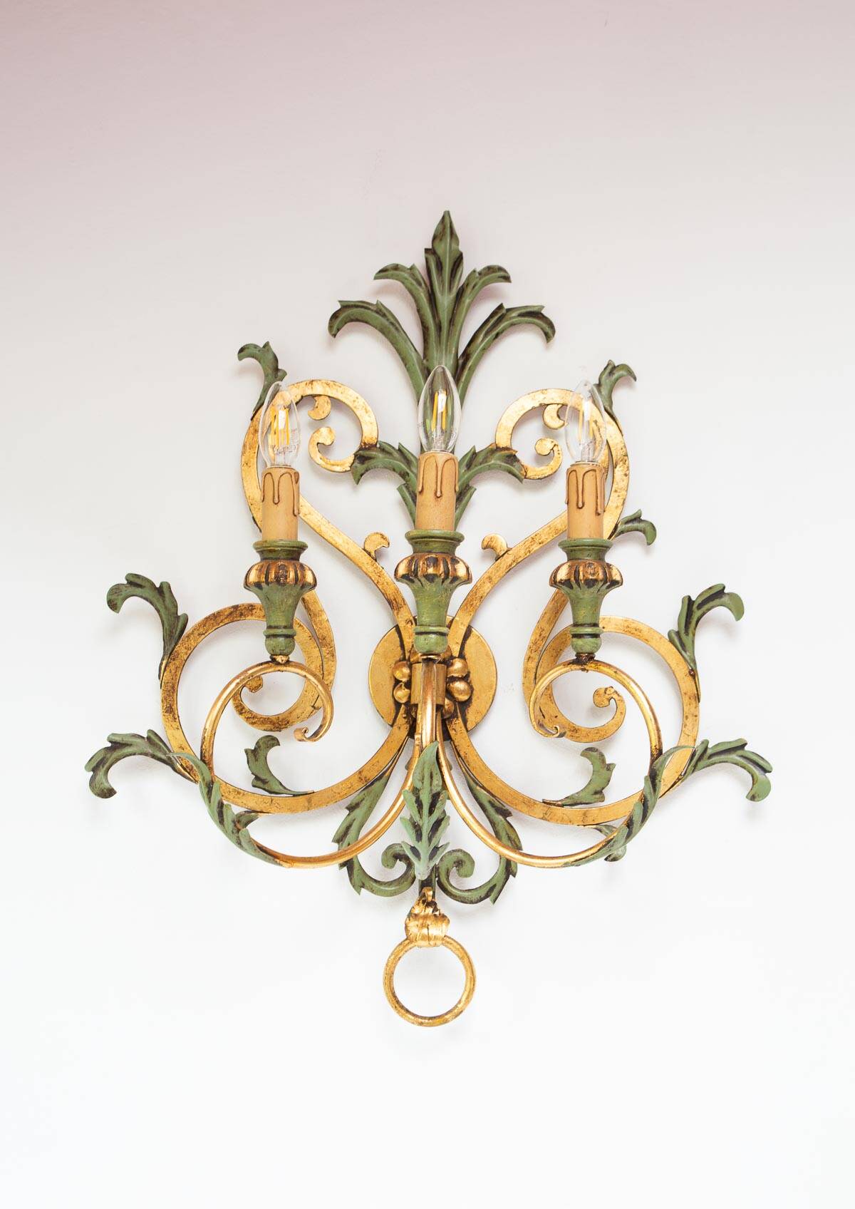 Large Italian wall lamp in gold and green metal. 90s