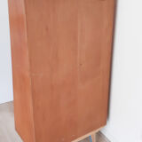 Child secretary feet compass