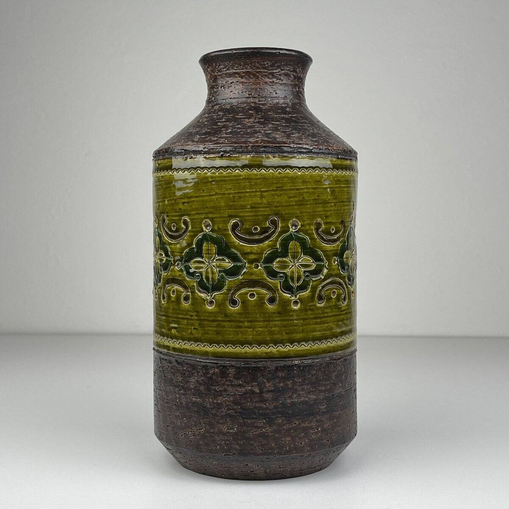 Vintage ceramic vase by Aldo Londi for Bitossi, Italy, 1970s.