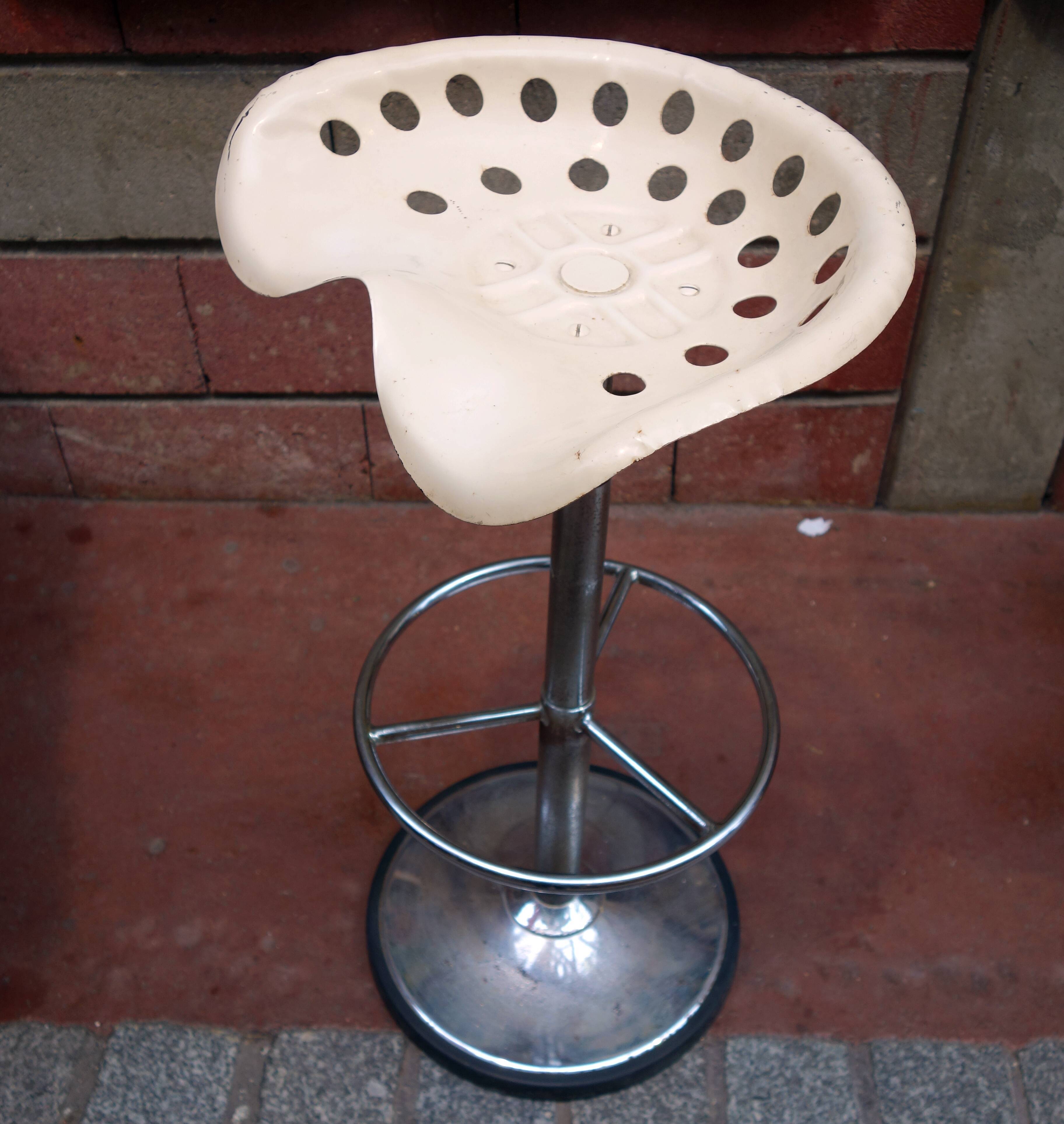 Bar tabouret called "Tracteur" by Etienne Fermigier