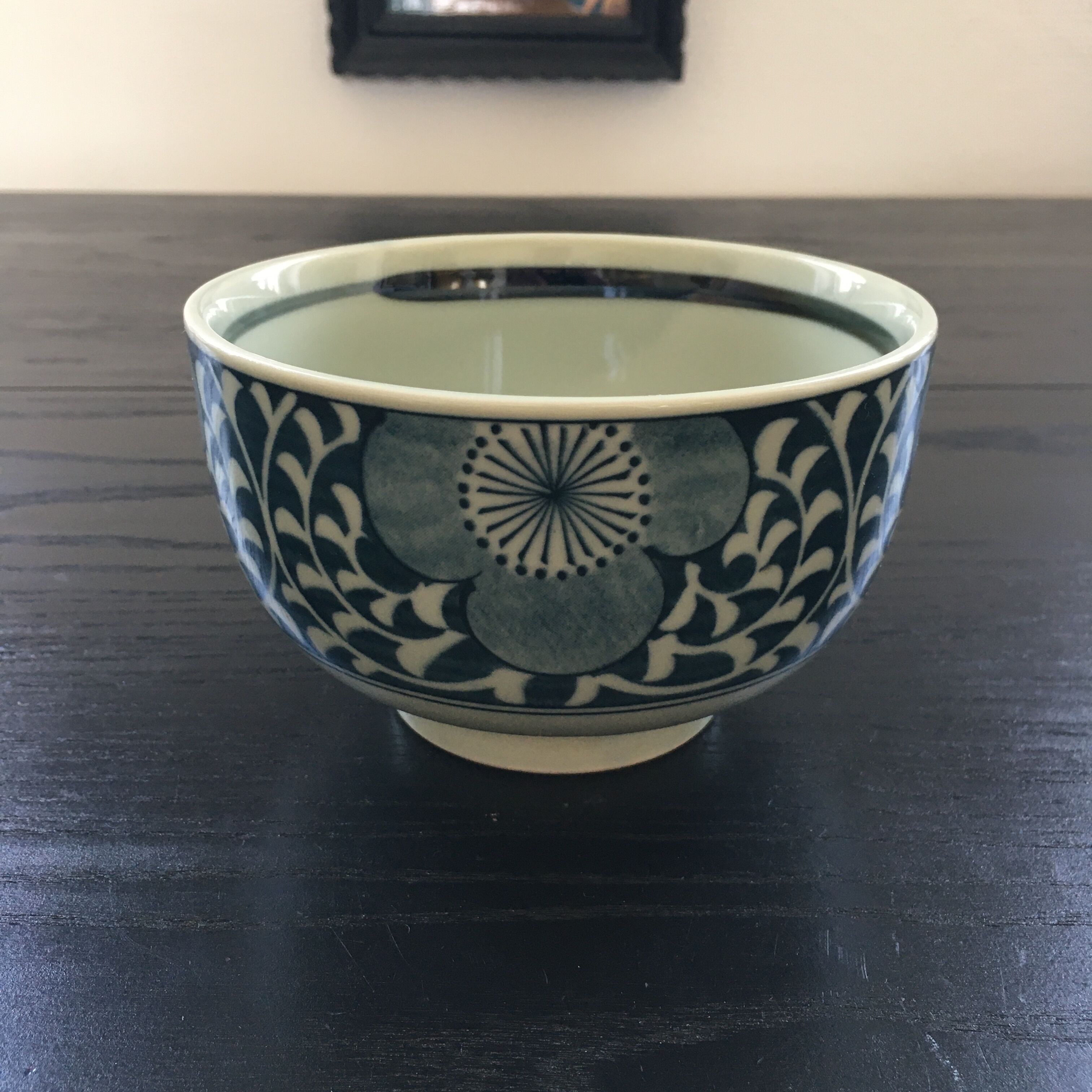 Chinese bowl with blue floral decoration
