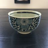 Chinese bowl with blue floral decoration