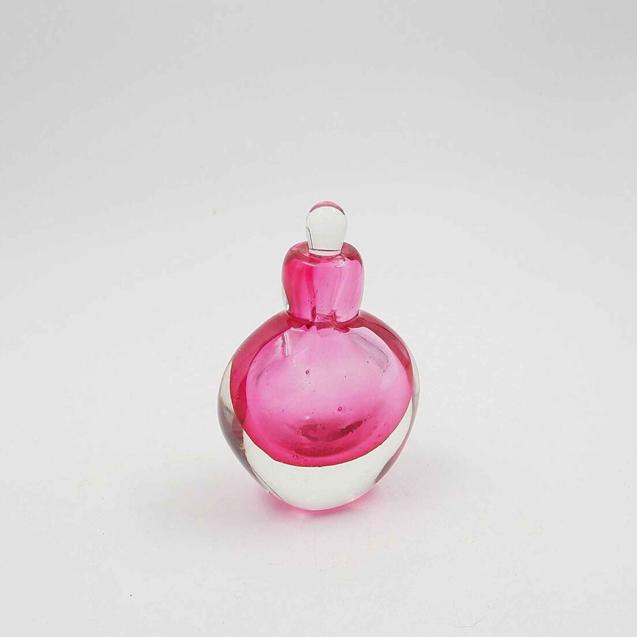 Flacon de parfum « Sommerso » en verre rose et transparent