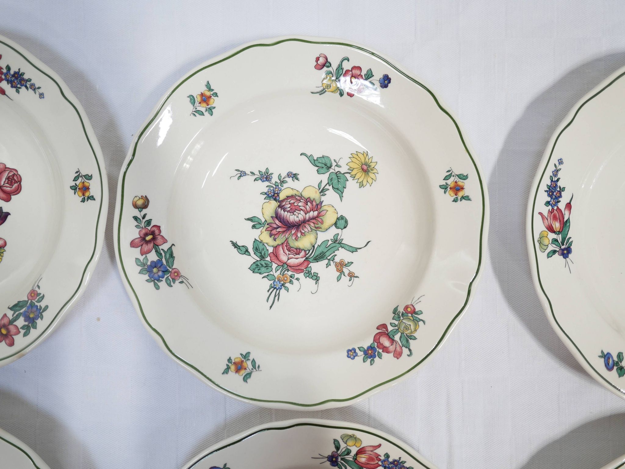 Series of 8 vintage hollow plates edited by Villeroy and Boch