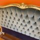 Lit capitonné style Louis XVI bleu