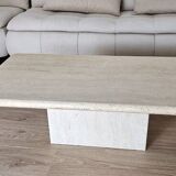 Beige travertine coffee table in the style of Italian design, 120 x 60 cm.