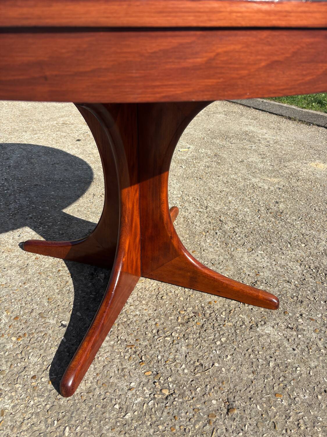 Baumann extendable table