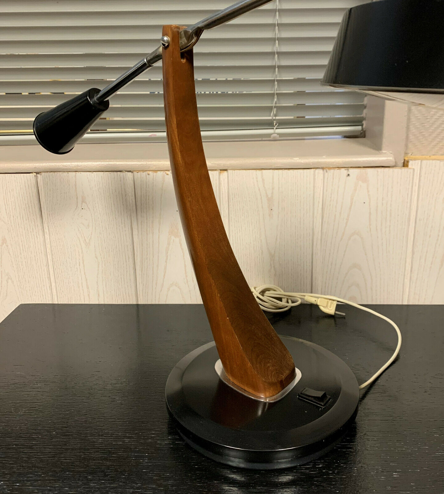 "President" model office lamp from Fase