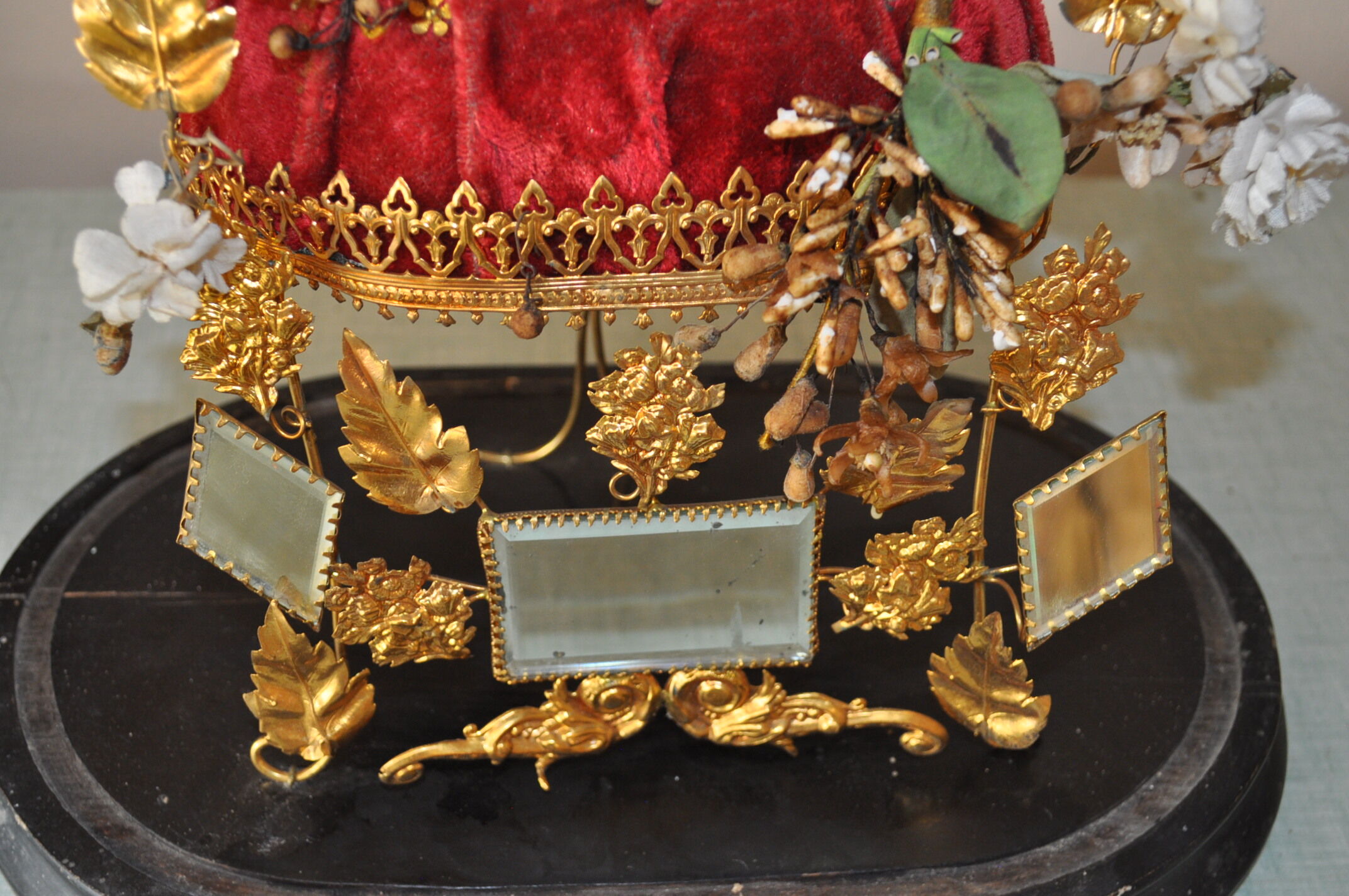 Napoleon III bridal globe complete.