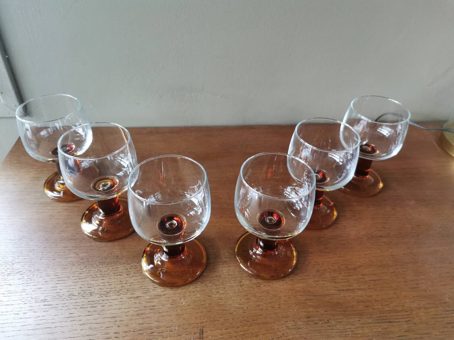 Set of 6 vintage stemmed glasses, amber base