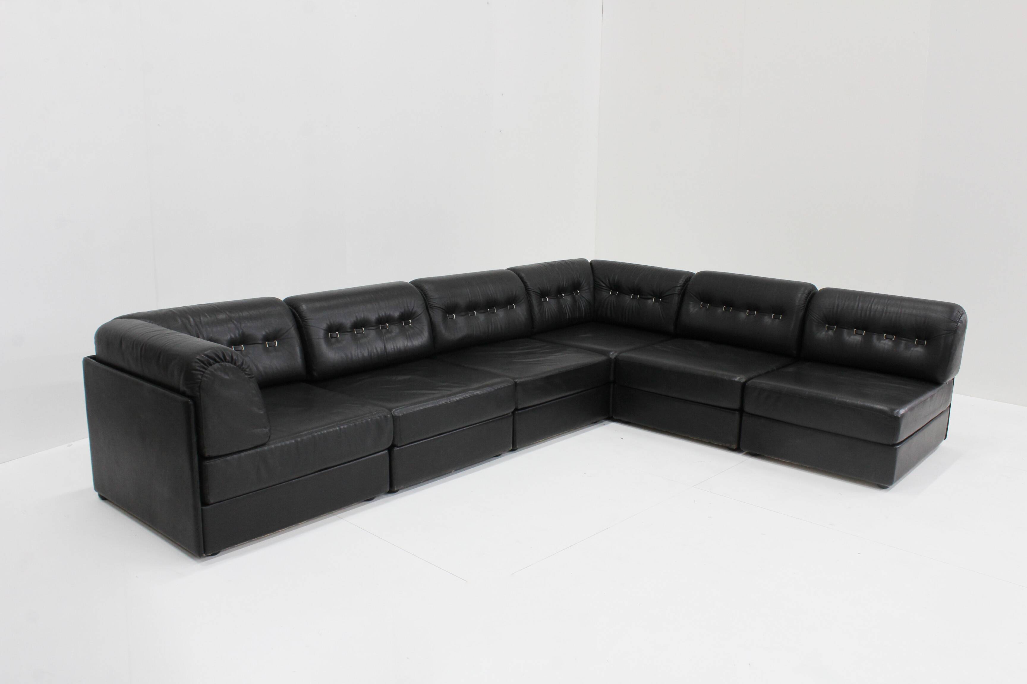Canapé modulable vintage en cuir noir des années 1970