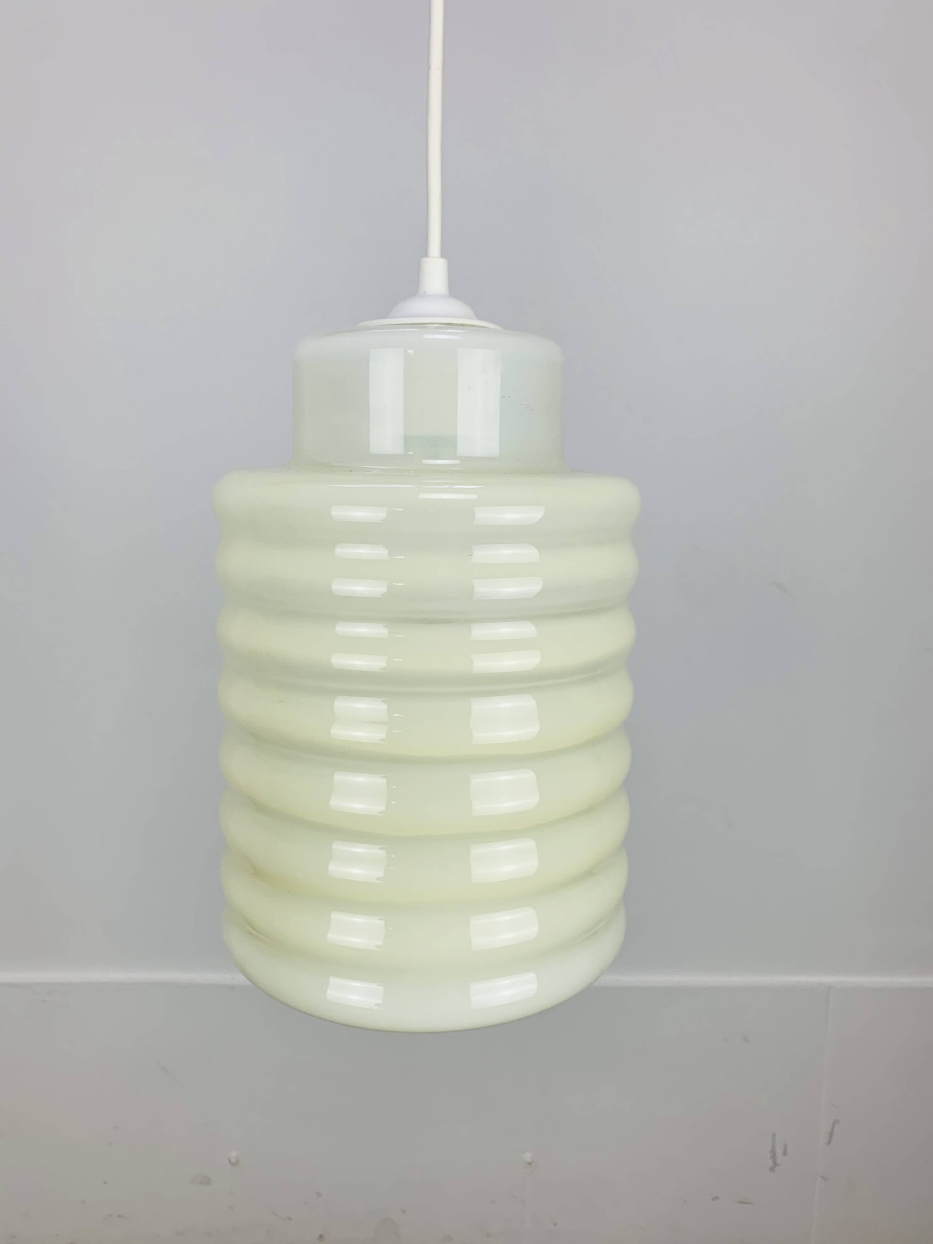 Suspension lampion opaline années 60, vintage