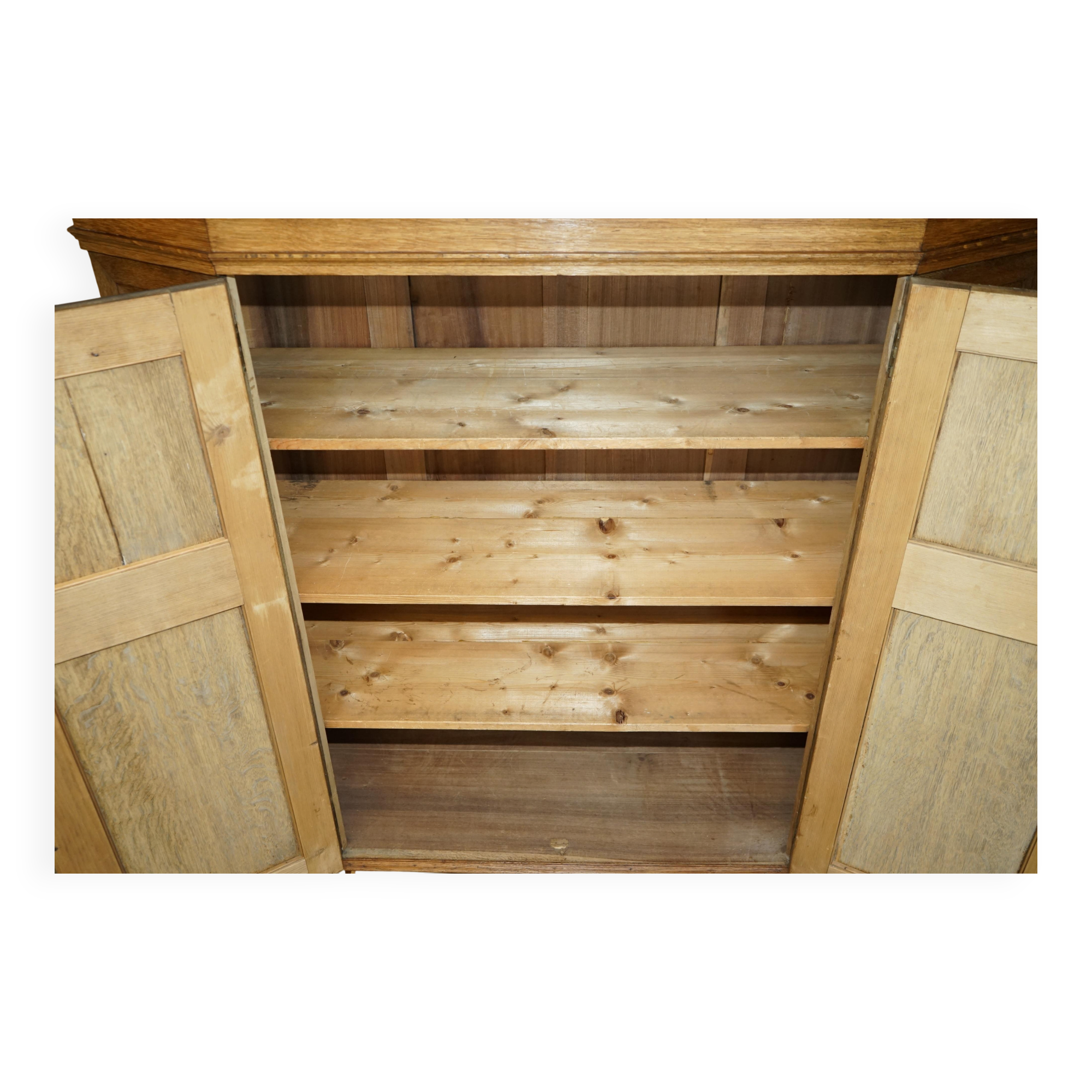 Armoire Victorien en Pin circa 1880