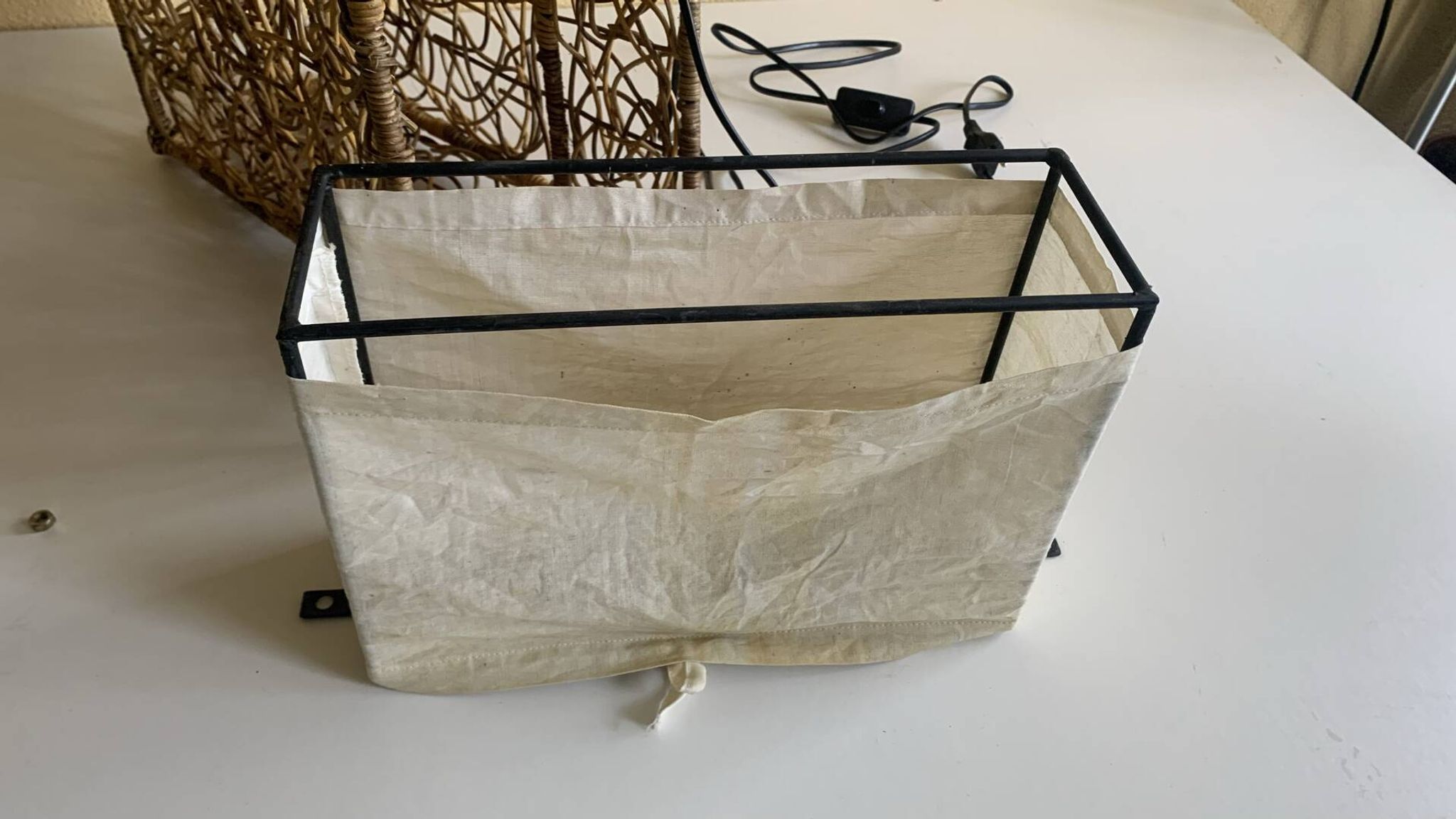Lampe de sol/table en osier vintage