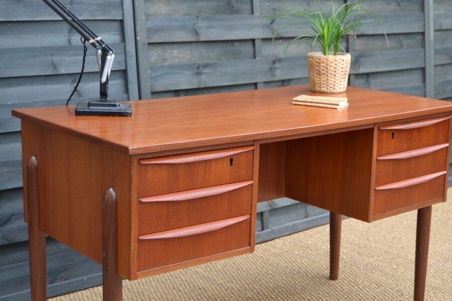 Bureau danois en teck double faces