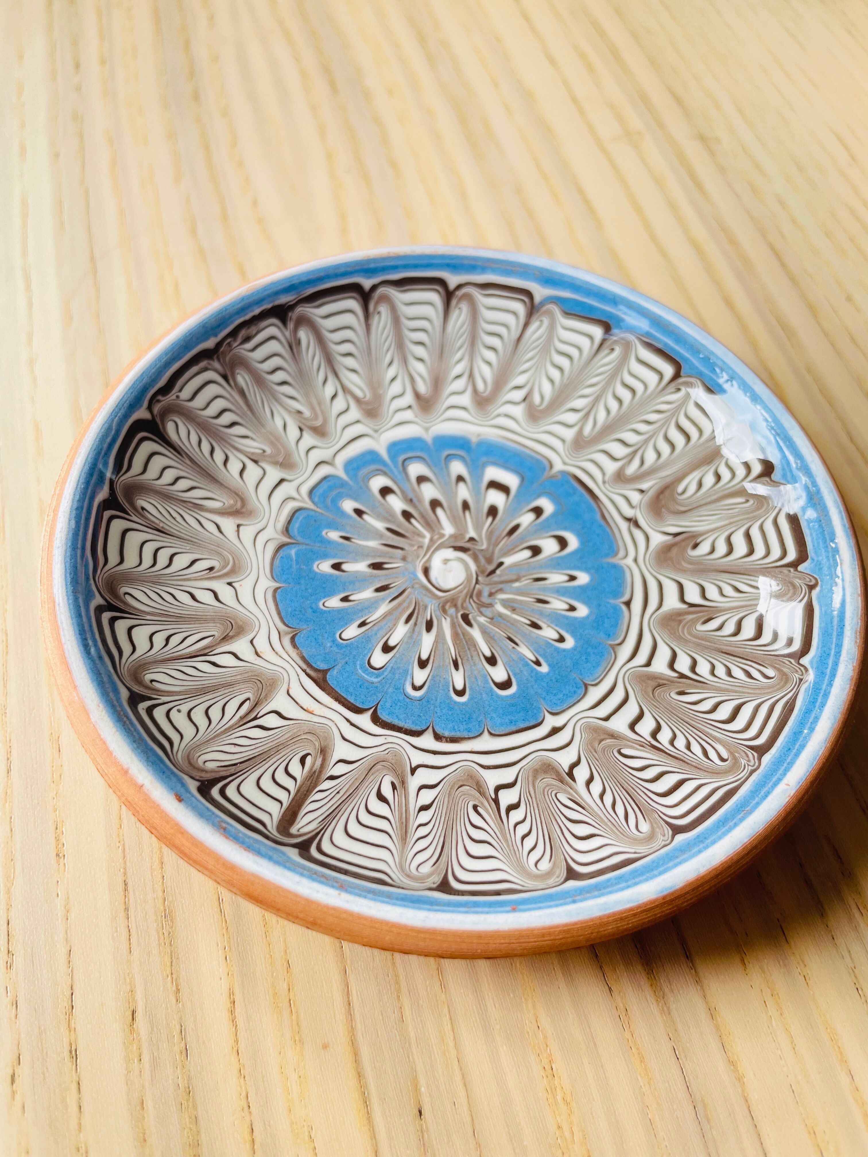 Assiette en céramique artisanat roumain