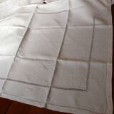table service 2 tablecloths + 11 mono GC napkins in mixed color