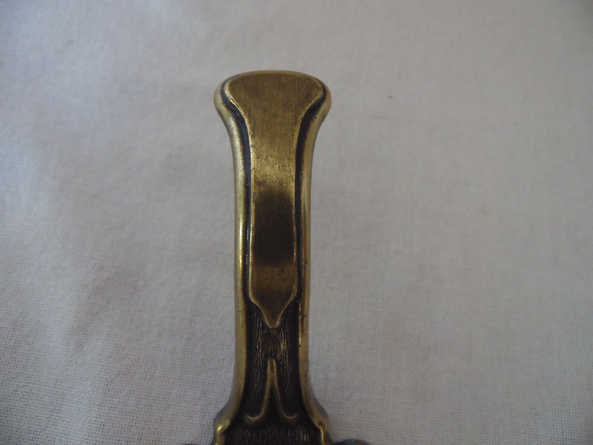 Brass hanging patere