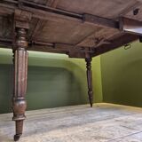 Round/rectangle table with extensions on casters