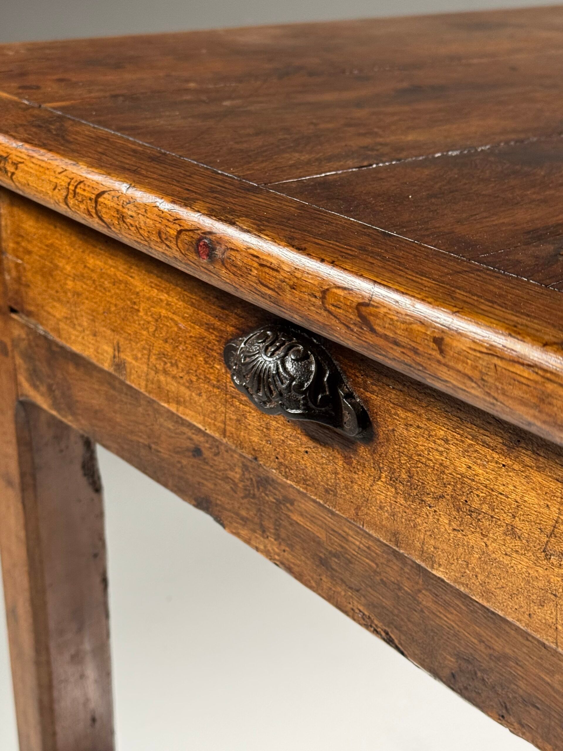 Table à manger française 197 cm