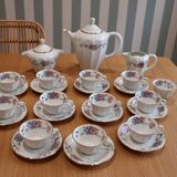 Coffee and tea service in Limoges porcelain with anemone flower pattern and gilding.