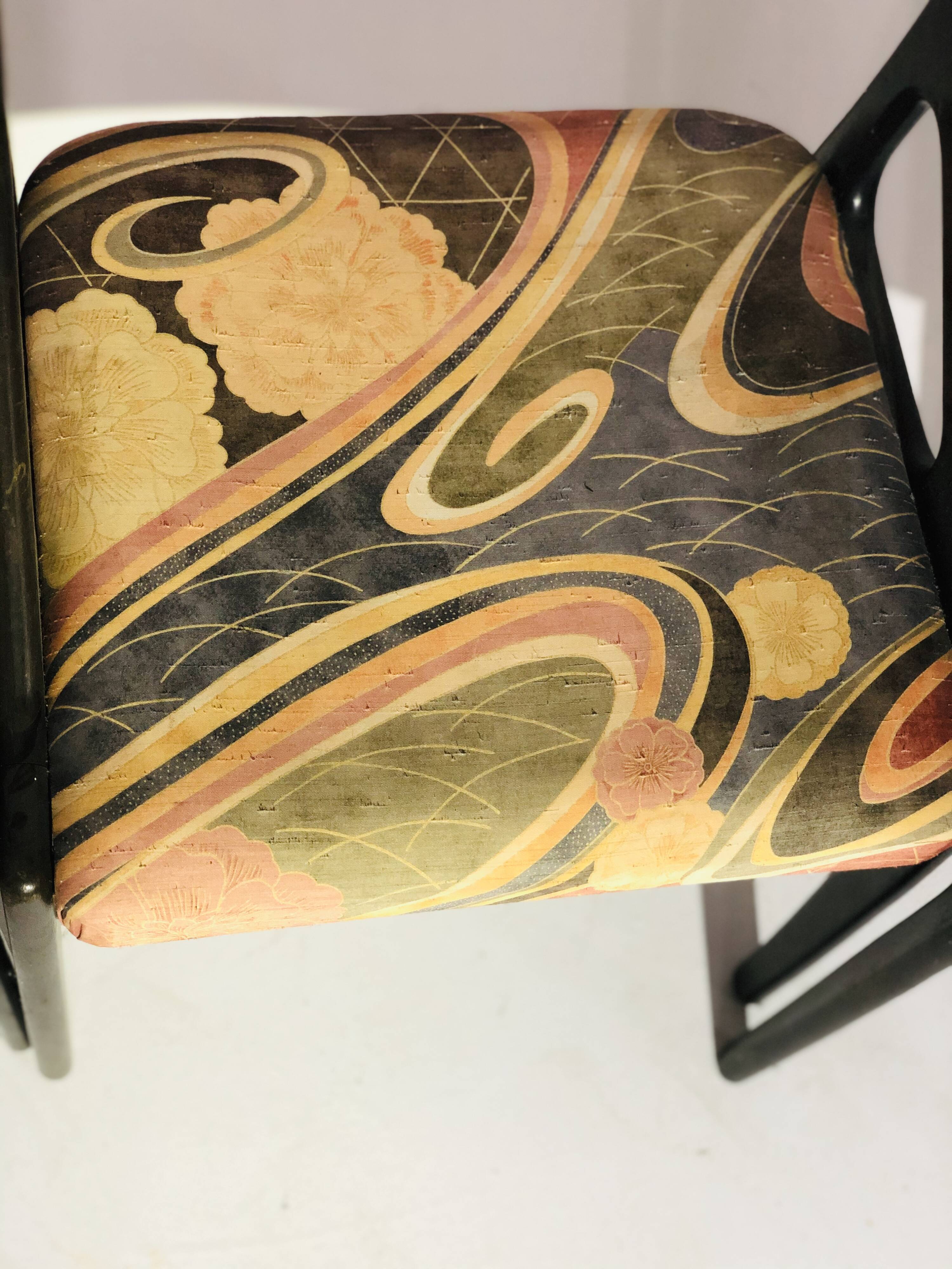 Set of 4 Baumann chairs in 1980 fabric with black wooden base