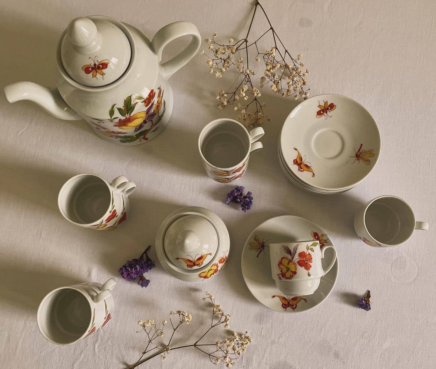 ANCAP porcelain coffee service with coffee maker and porcelain sugar bowl