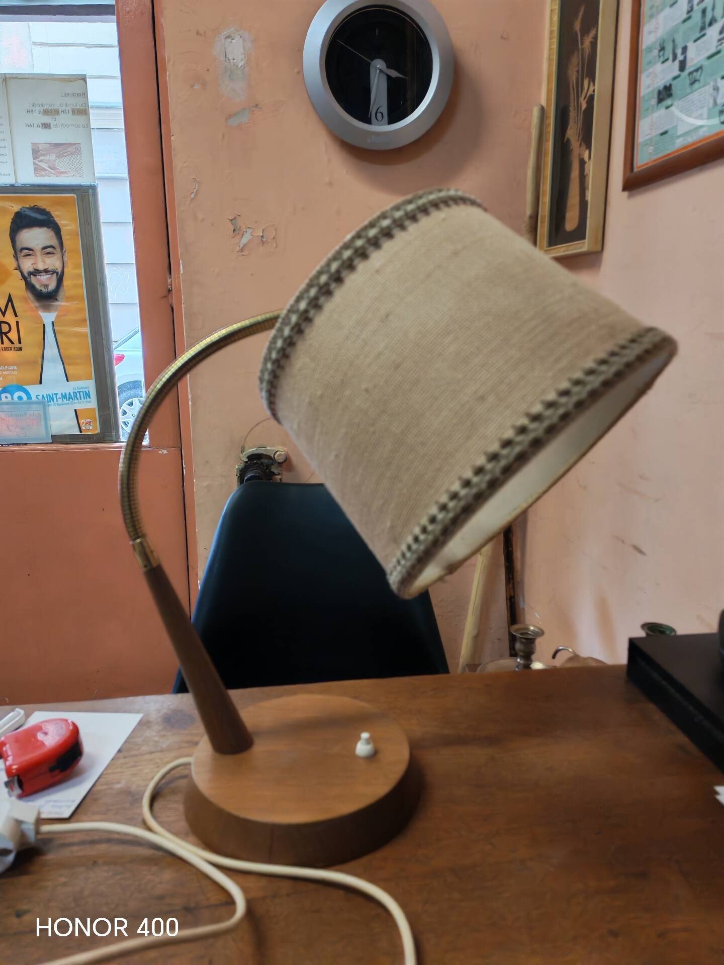 Temde Leuchten desk lamp with a gooseneck in teak, 1960s design.