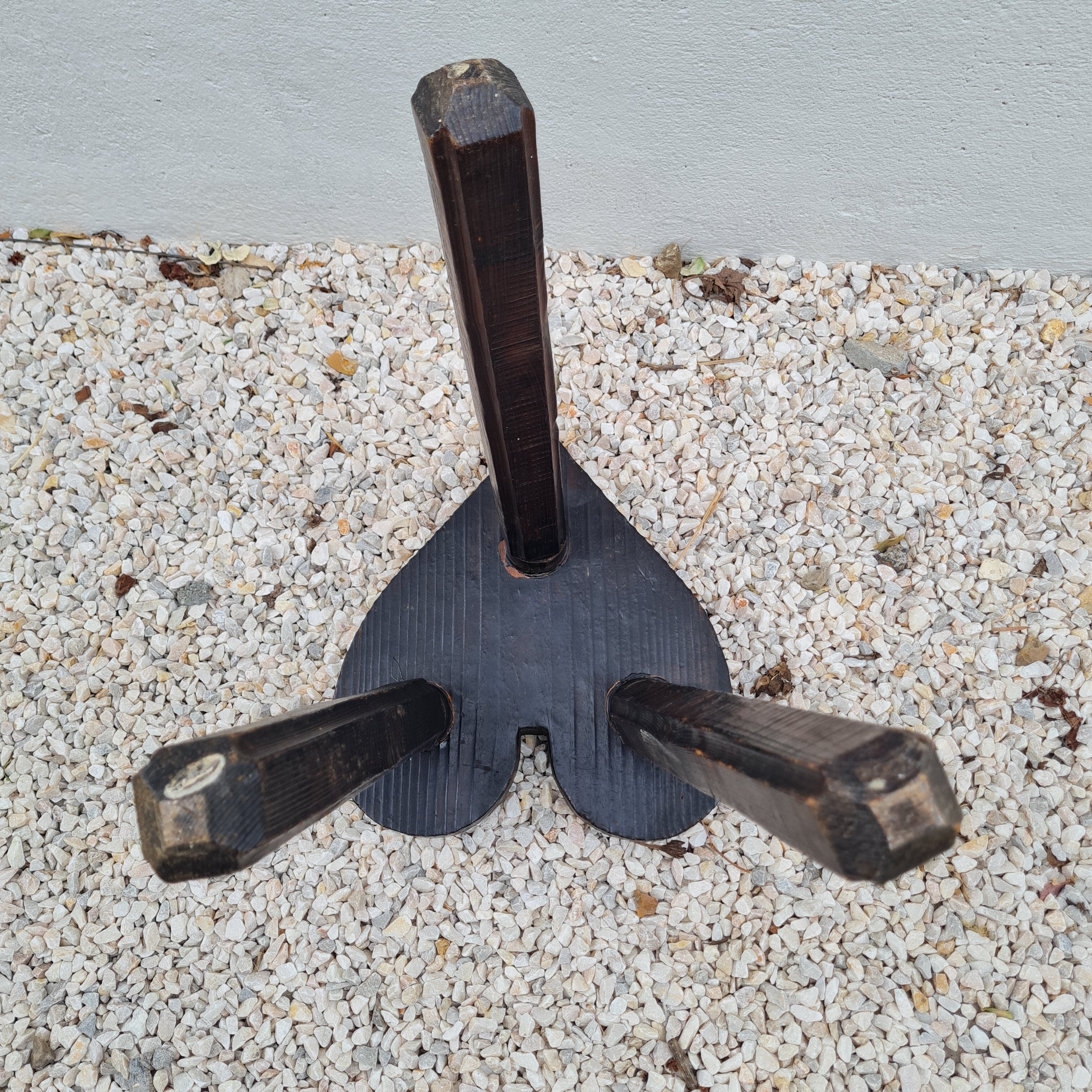Heart tripod milking stool
