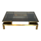Table basse moderniste en laiton et plateaux de verre fumés de Guy Lefèvre pour la Maison Jansen