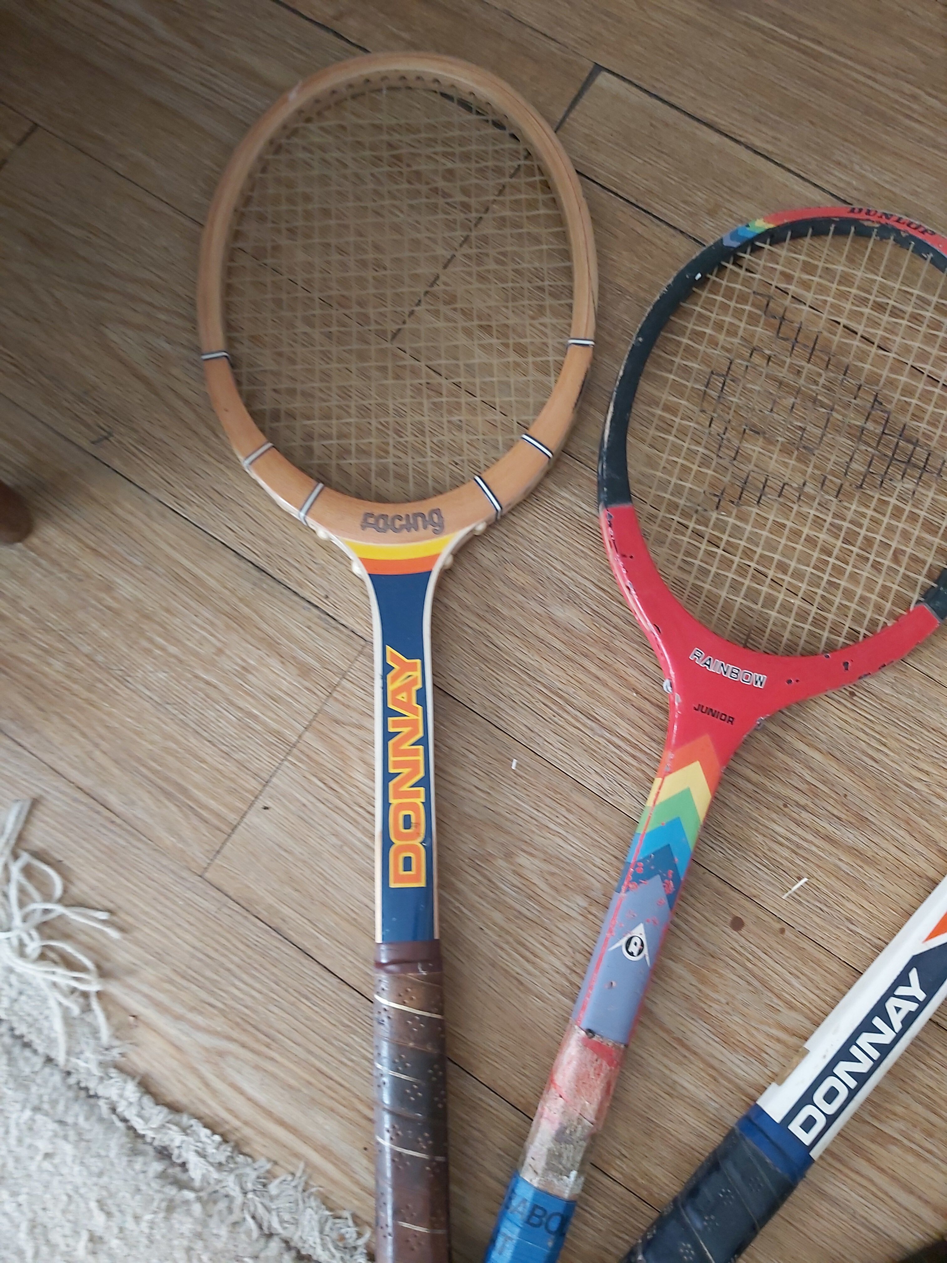 Series of 4 vintage tennis rackets