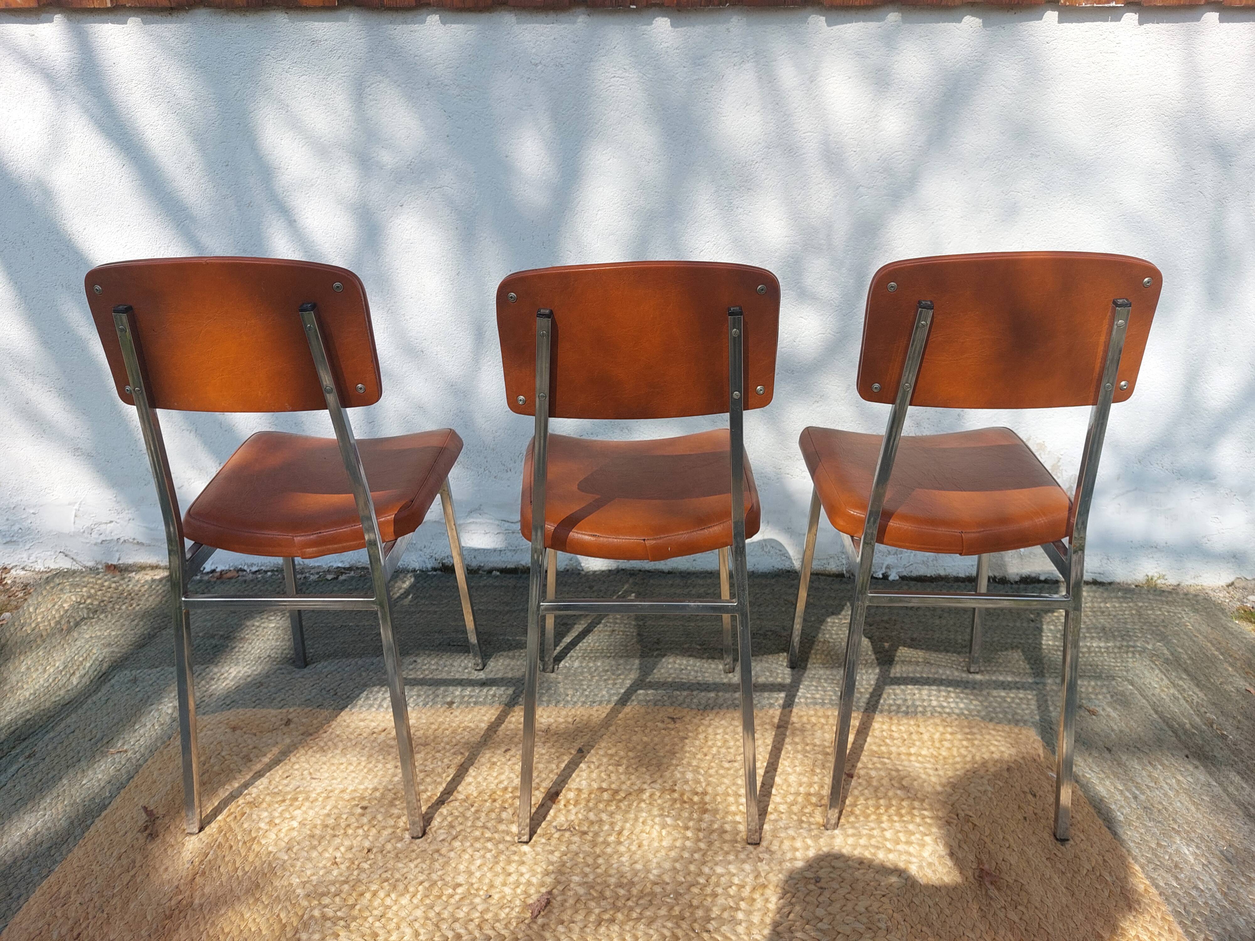 3 stainless steel tube chairs and faux leather, vintage