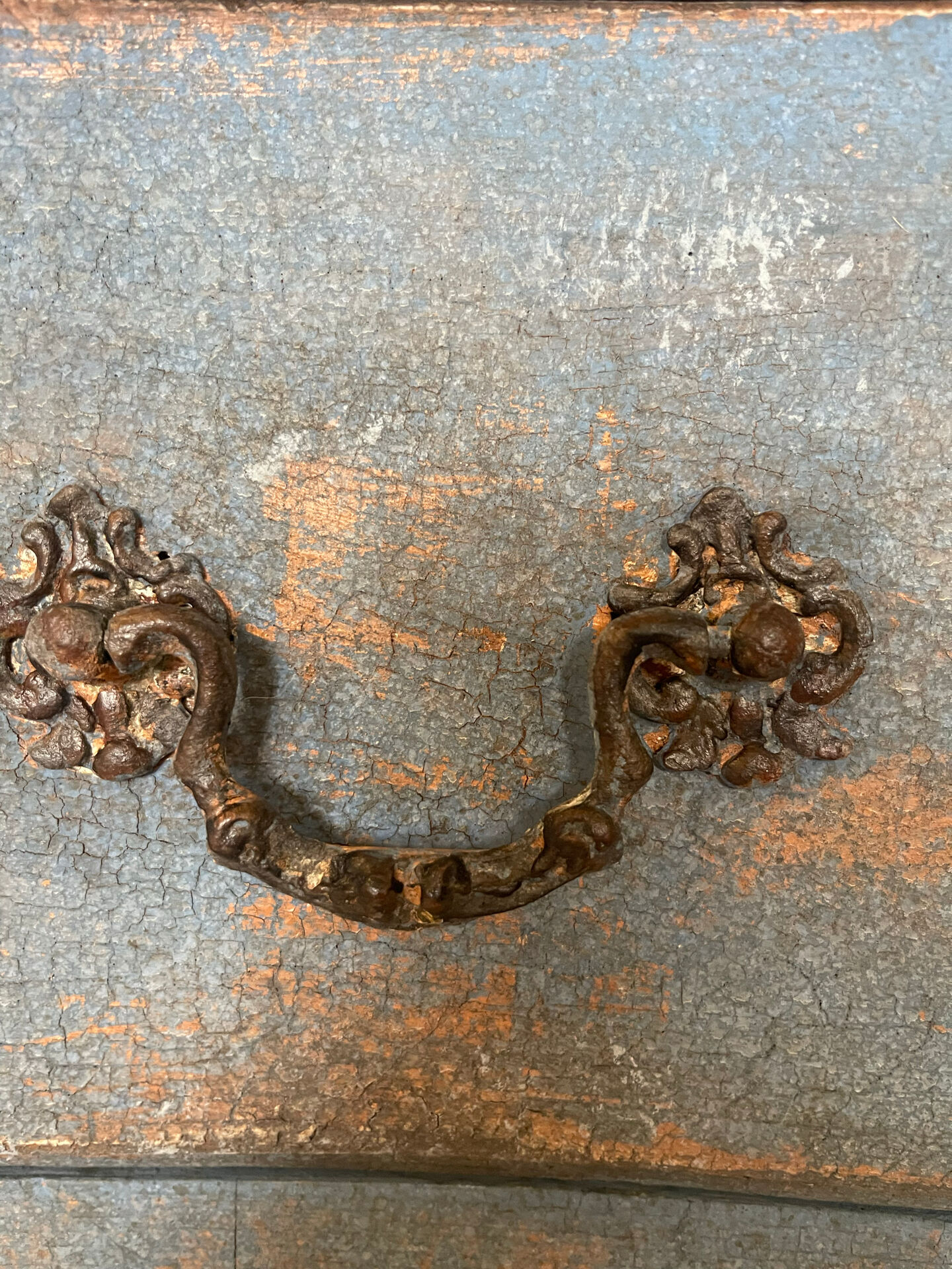 Commode galbée