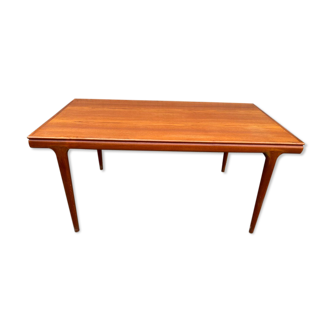 Scandinavian extendable dining table in teak by Johannes Andersen, Samcom 60