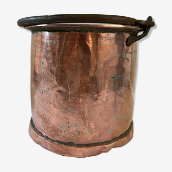 Red copper cauldron