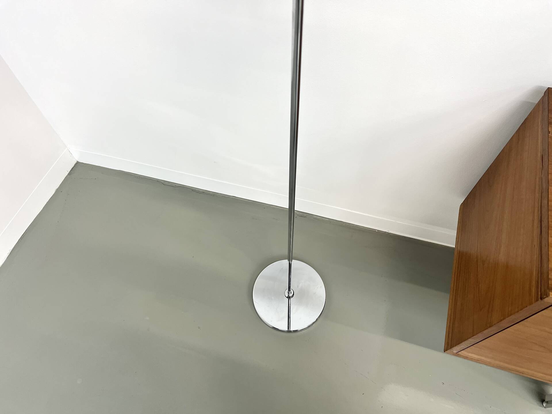 'faro' floor lamp by Harvey Guzzini